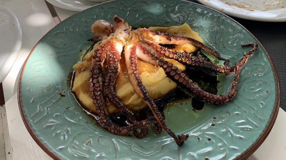 Wonderful iin de hoofdstraat van Pythagorion